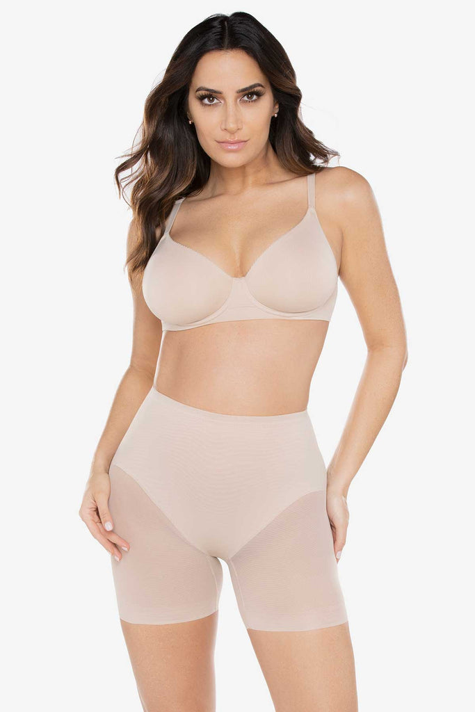 Woman wearing a hot shapewear.
